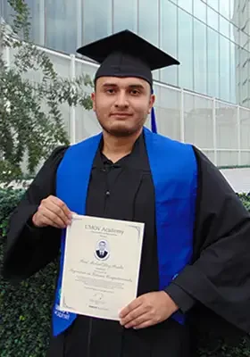 Egresado de UMOV en su ceremonia de graduación